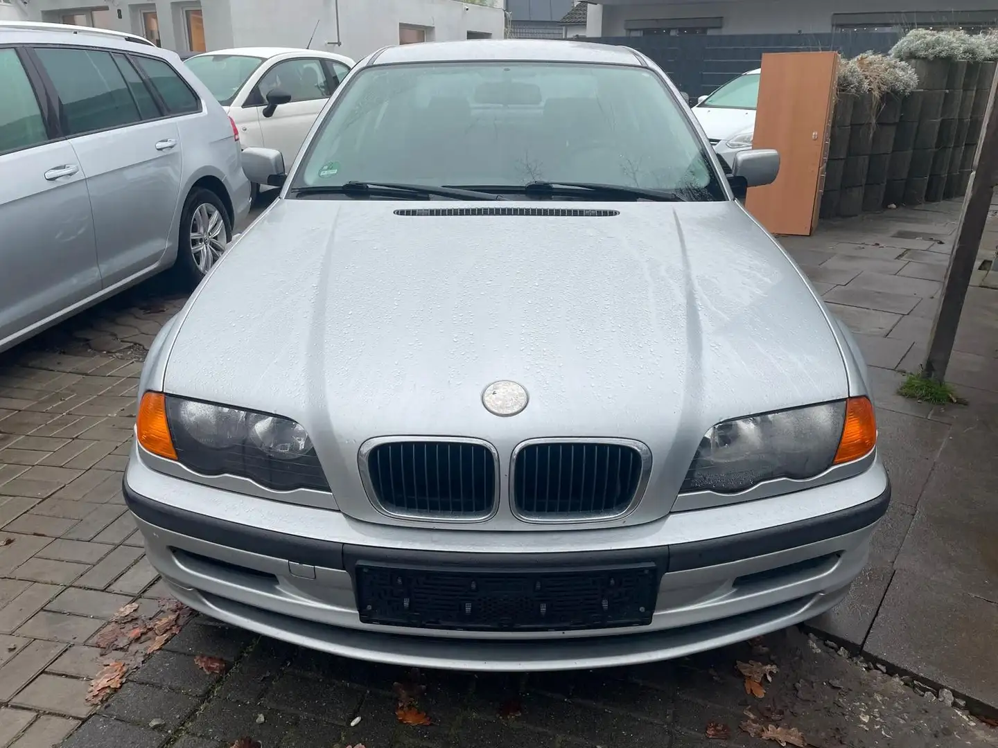 BMW 318 i,Klima,Servo,1.Hand,TÜV NEU Silber - 2