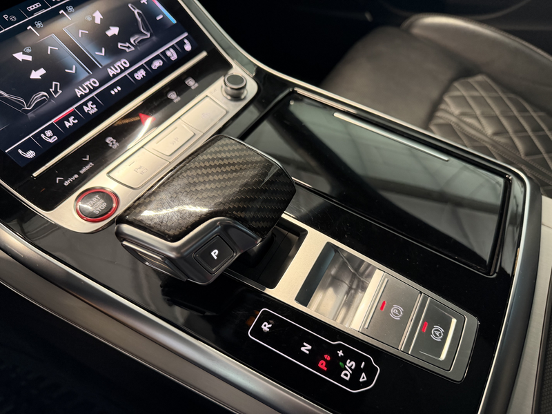 Audi SQ8 +PANORAMA+SITZKLIMA+MATRIX LED+BLACK PAKET — photo 14