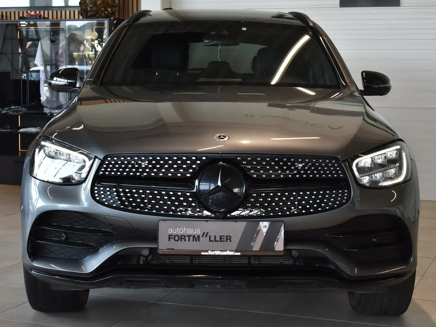Mercedes-Benz GLC 300 GLC 300 de 4Matic //AMG Sport //Night//Pano Grau - 2