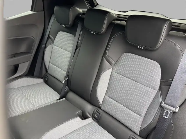 Renault Clio view 15