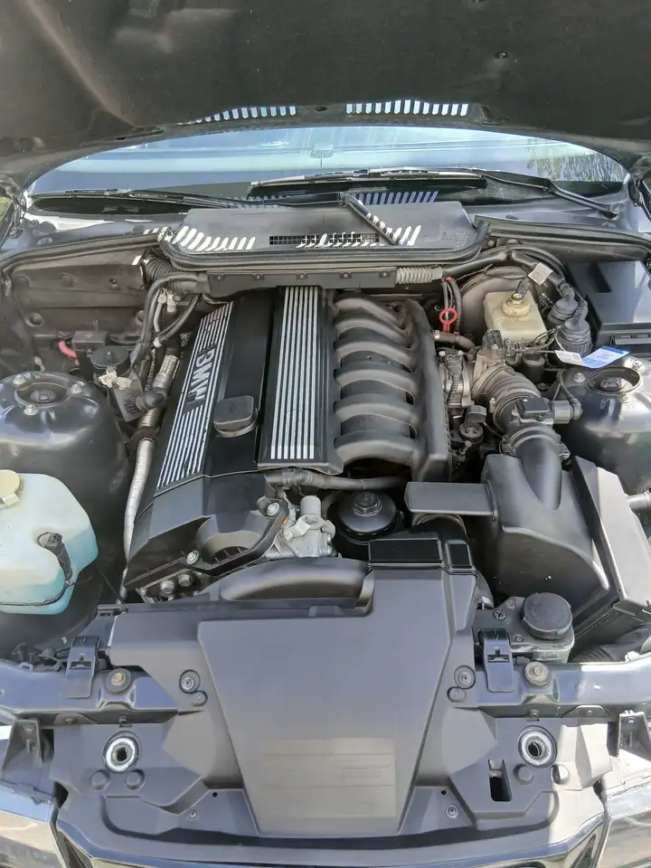 BMW 320i, foto 3