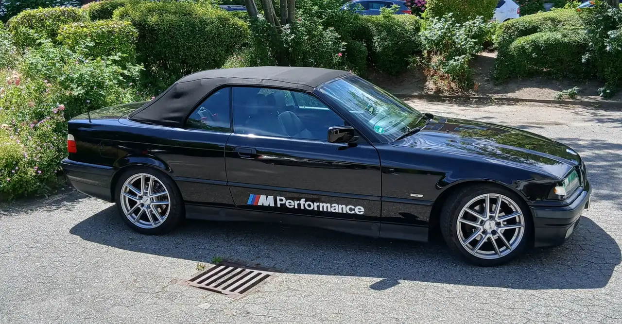 BMW 320i, foto 1