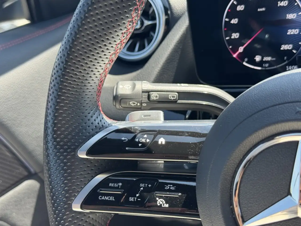 Mercedes-Benz GLA e AMG Line, миниатюра 16