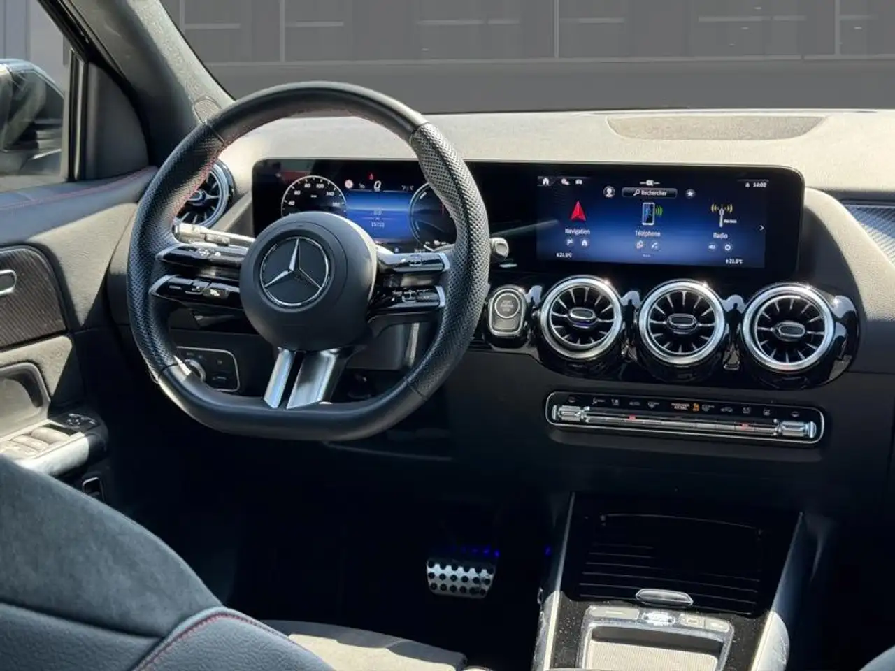 Mercedes-Benz GLA e AMG Line, миниатюра 9