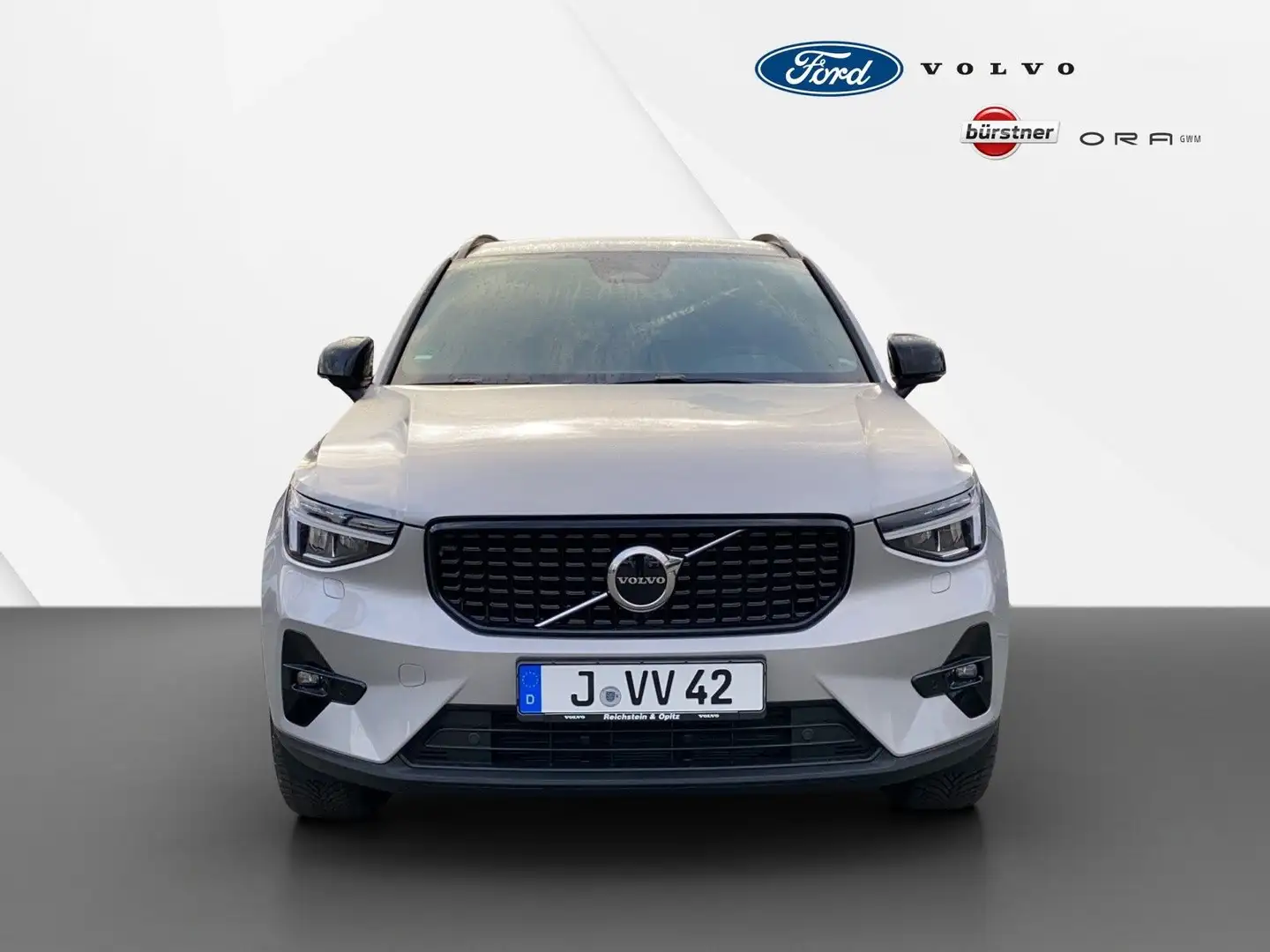 Volvo XC40 B4 DCT Plus Dark +19" +FS-/LR-/Sitzhzg +RFK Silber - 2