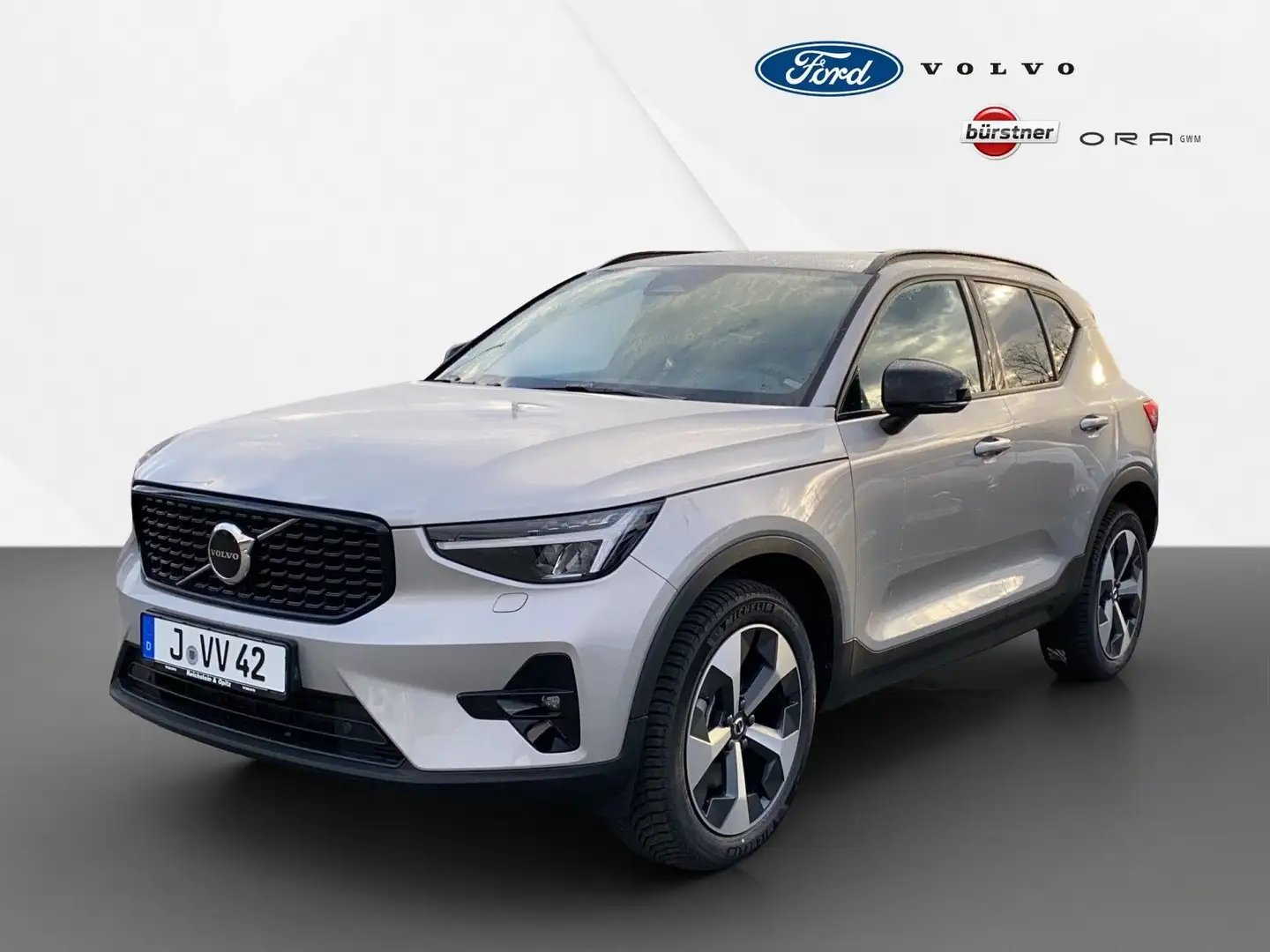 Volvo XC40 B4 DCT Plus Dark +19" +FS-/LR-/Sitzhzg +RFK Silber - 1
