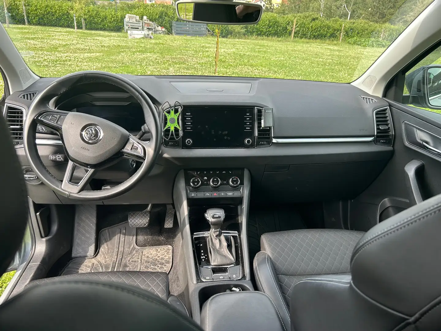 Skoda Karoq Karoq 1,5 TSI Scout DSG Scout Серебристый - 2