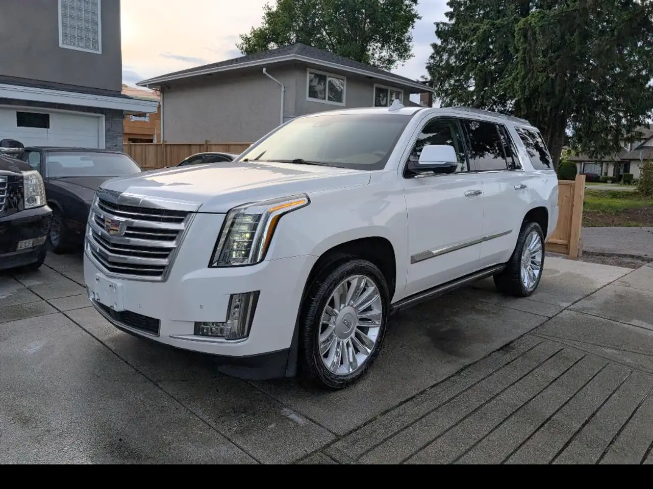 Cadillac Escalade снимка Cadillac Escalade