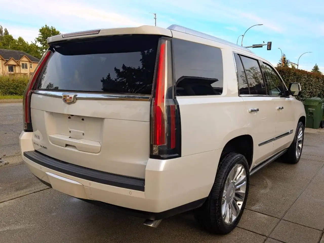Cadillac Escalade снимка Cadillac Escalade