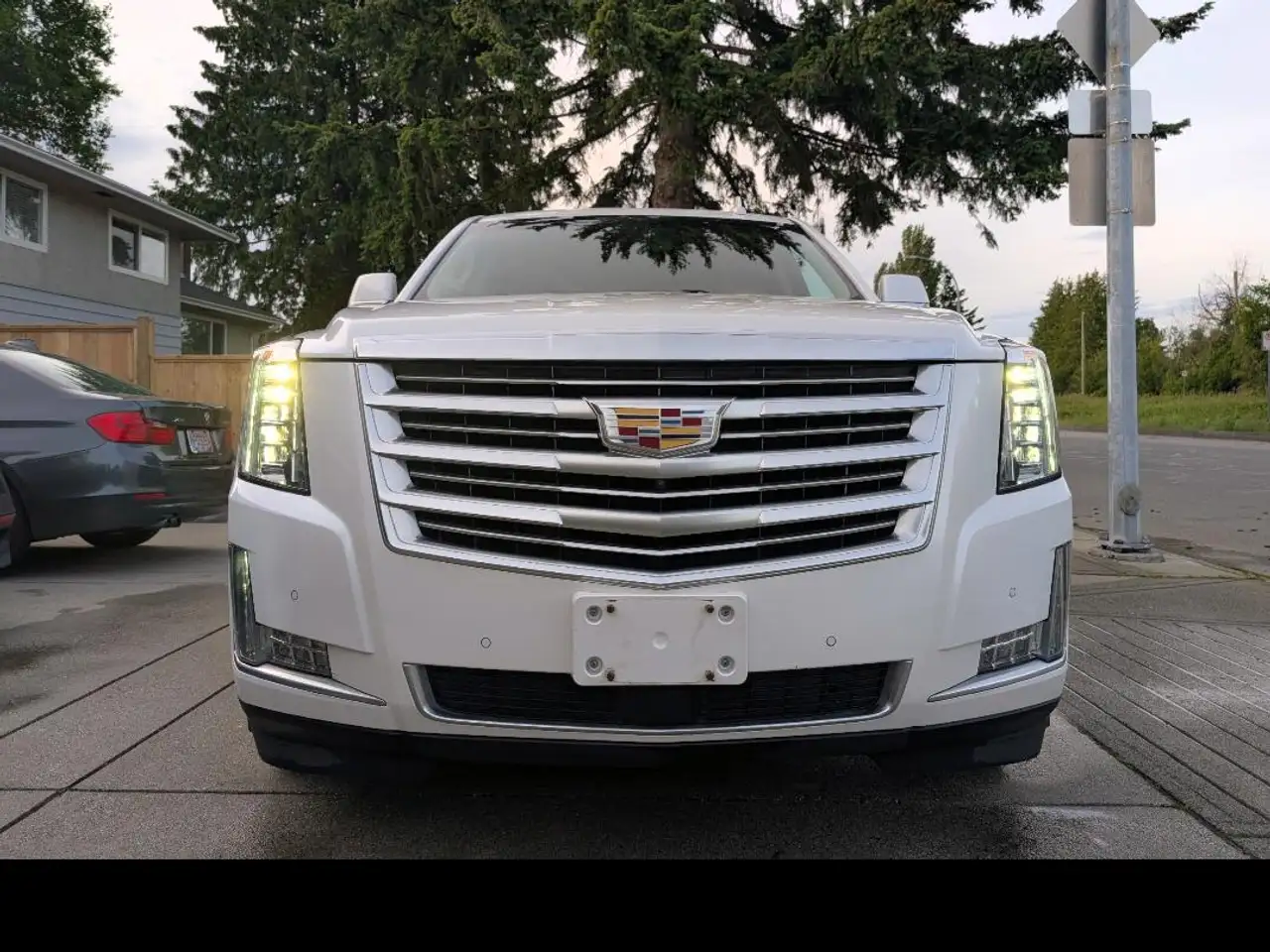 Cadillac Escalade снимка Cadillac Escalade