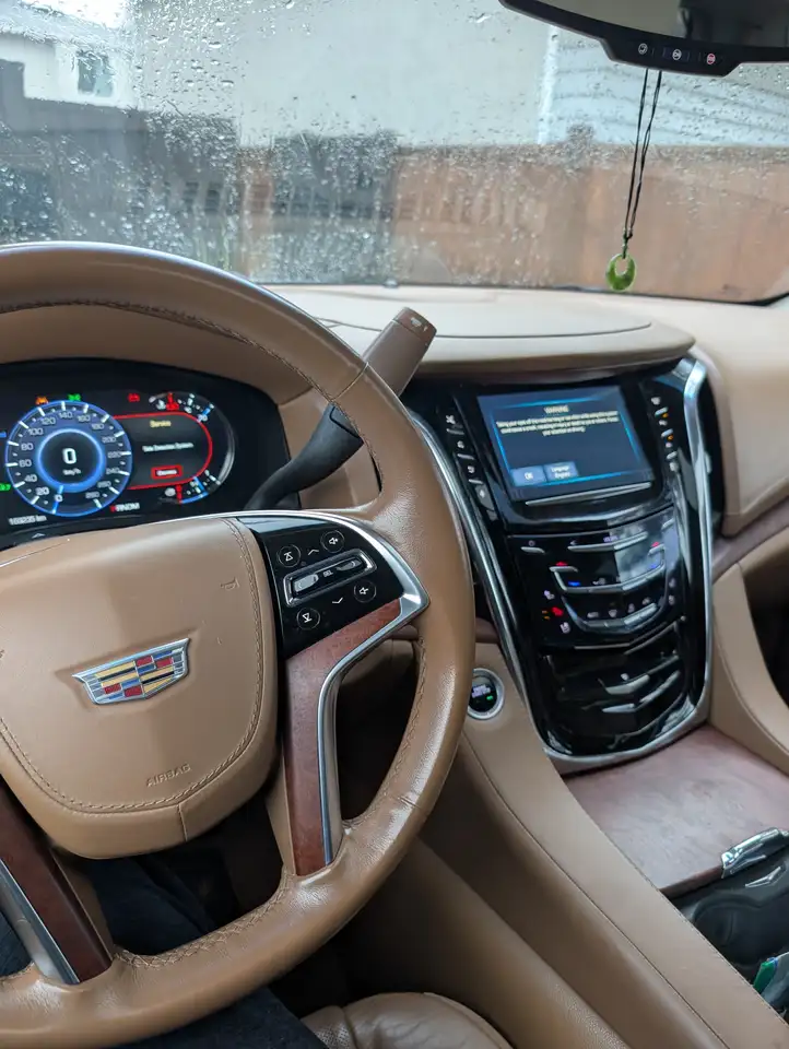 Cadillac Escalade снимка Cadillac Escalade