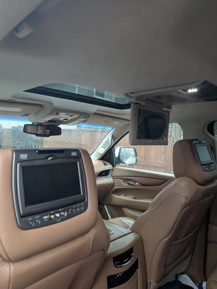 Cadillac Escalade снимка Cadillac Escalade