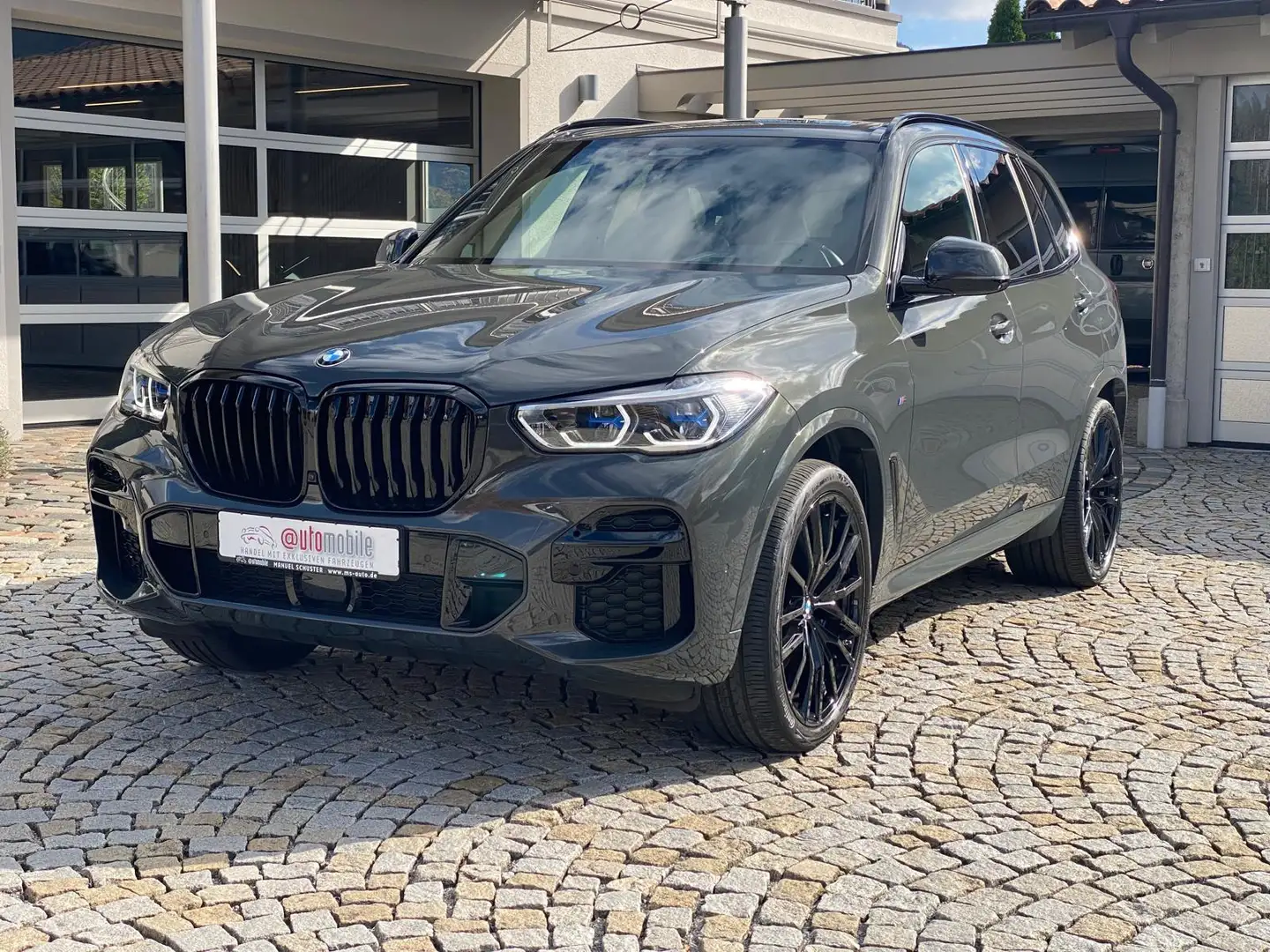 BMW X5 30dX M Sport|SportAGA|Pano|AHK|SoftClose|22 Grau - 1