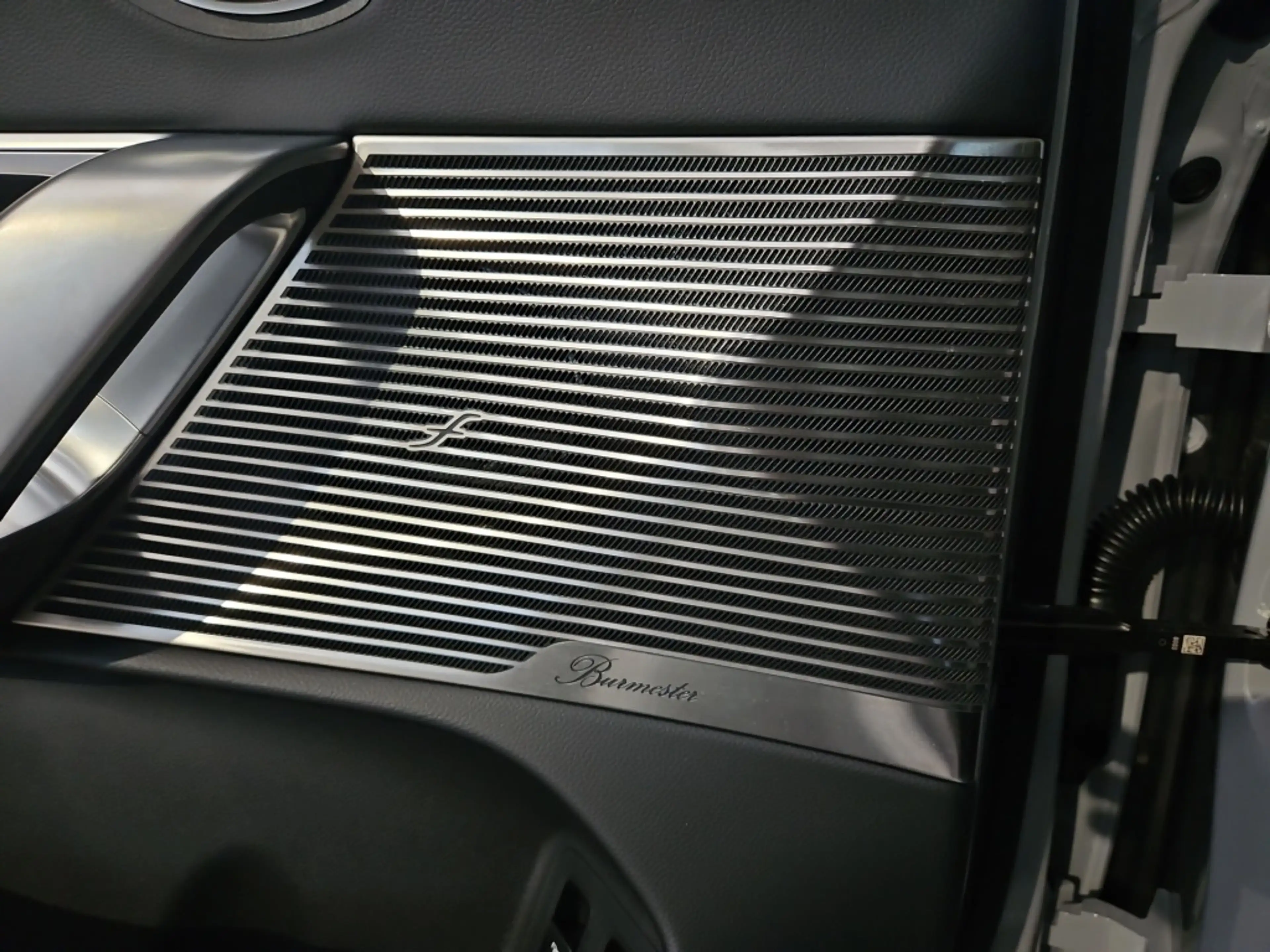 Mercedes-Benz C 400 4MATIC elektrisch AUT Akustikglas Kam. LED — photo 14