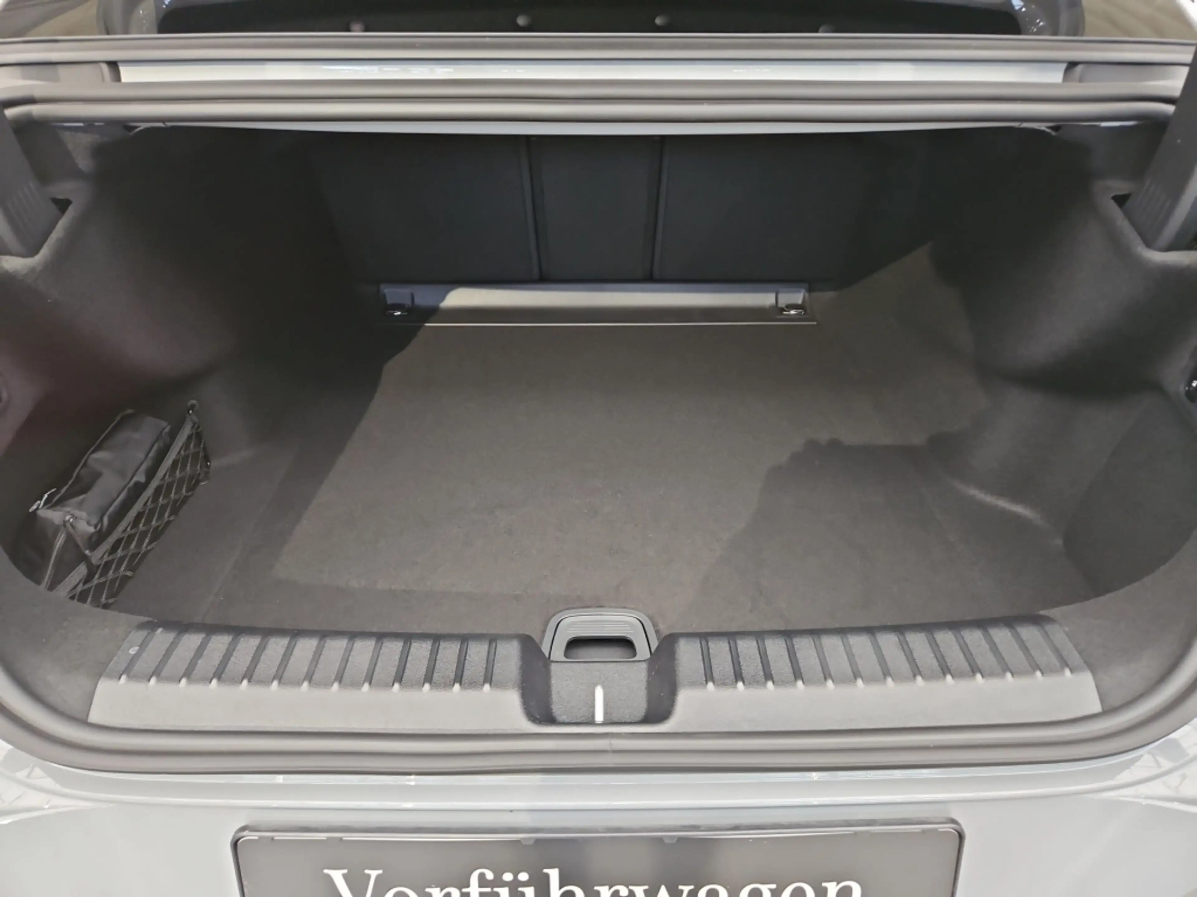 Mercedes-Benz C 400 4MATIC elektrisch AUT Akustikglas Kam. LED — photo 12