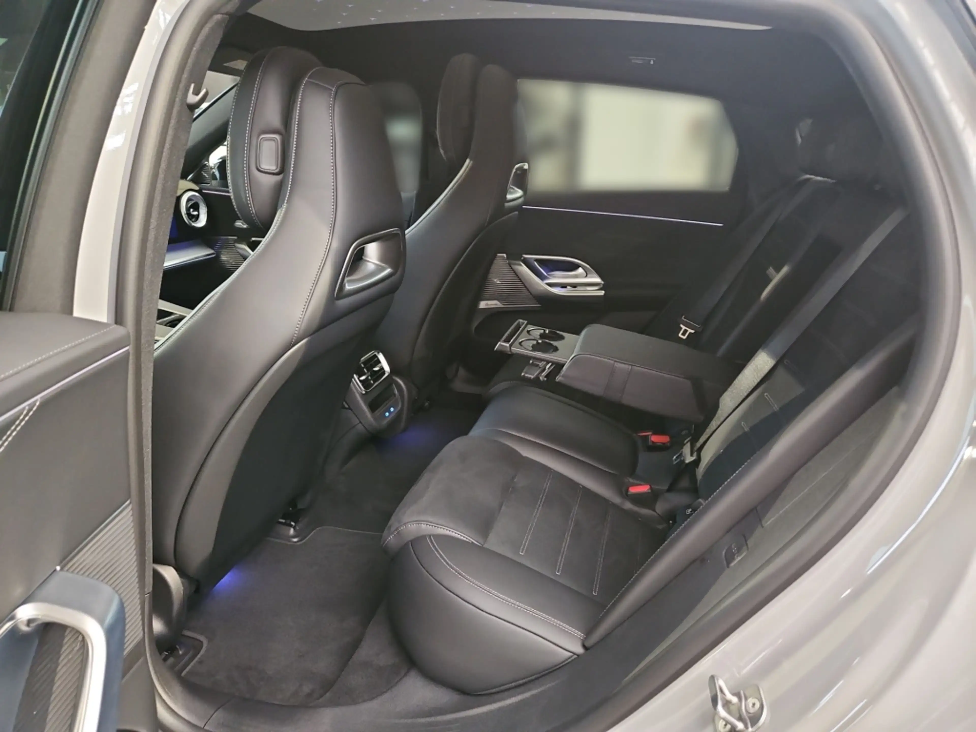 Mercedes-Benz C 400 4MATIC elektrisch AUT Akustikglas Kam. LED — photo 11