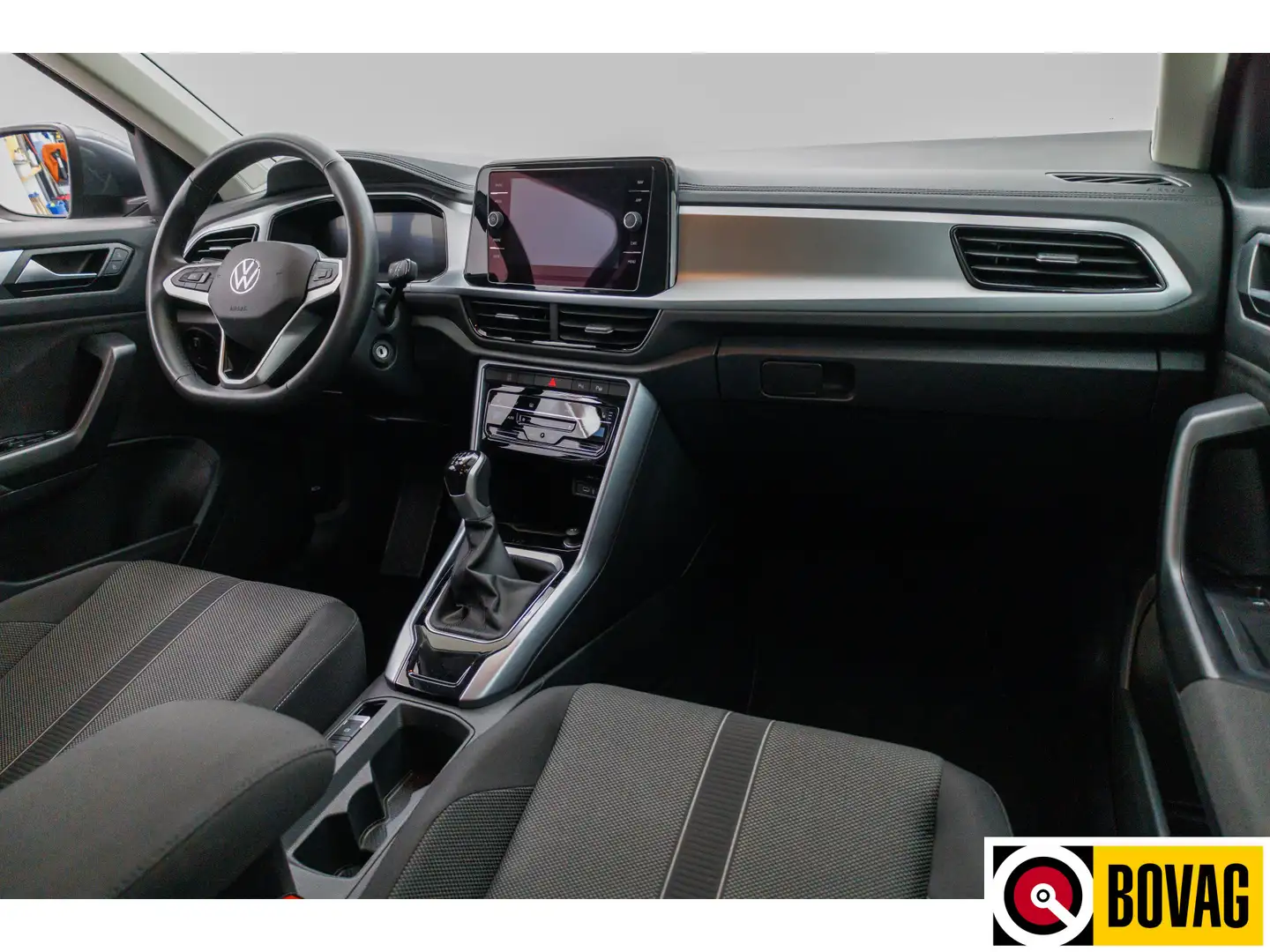 Volkswagen T-Roc 1.0 TSI 116 PK Business Edition | Stoelverw. | App Zwart - 2