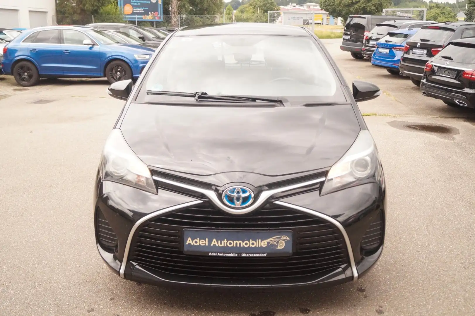 Toyota Yaris Comfort Hybrid Negro - 2