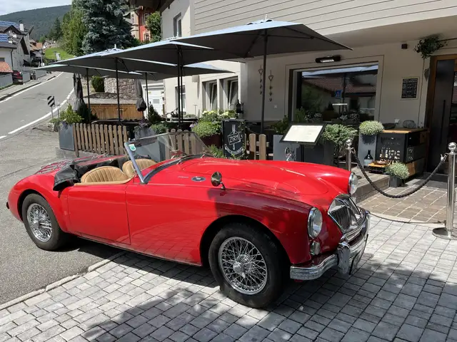 MG MGA