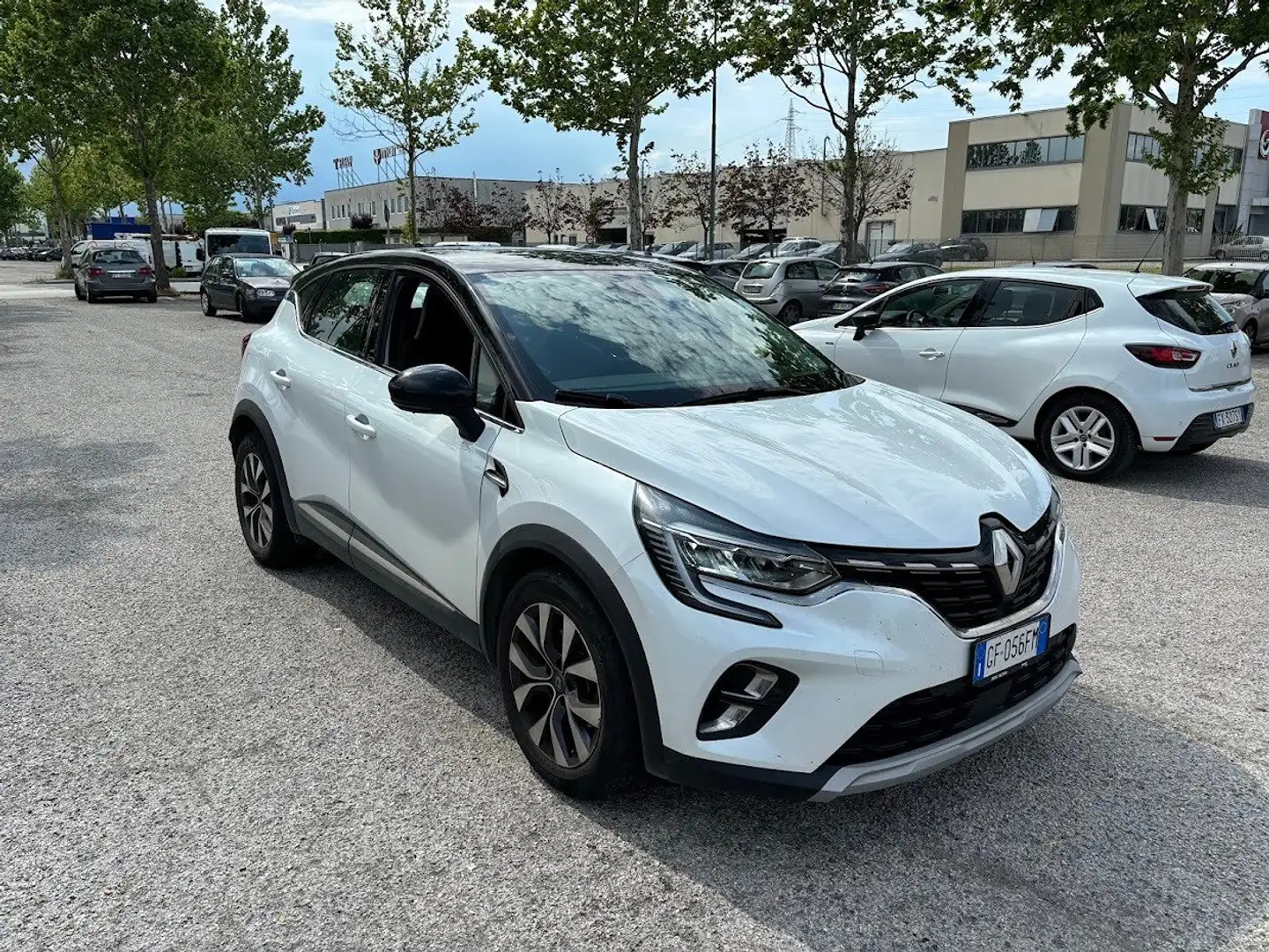 Renault Captur Captur 1.6 E-Tech phev Intens 160cv auto Bianco - 2