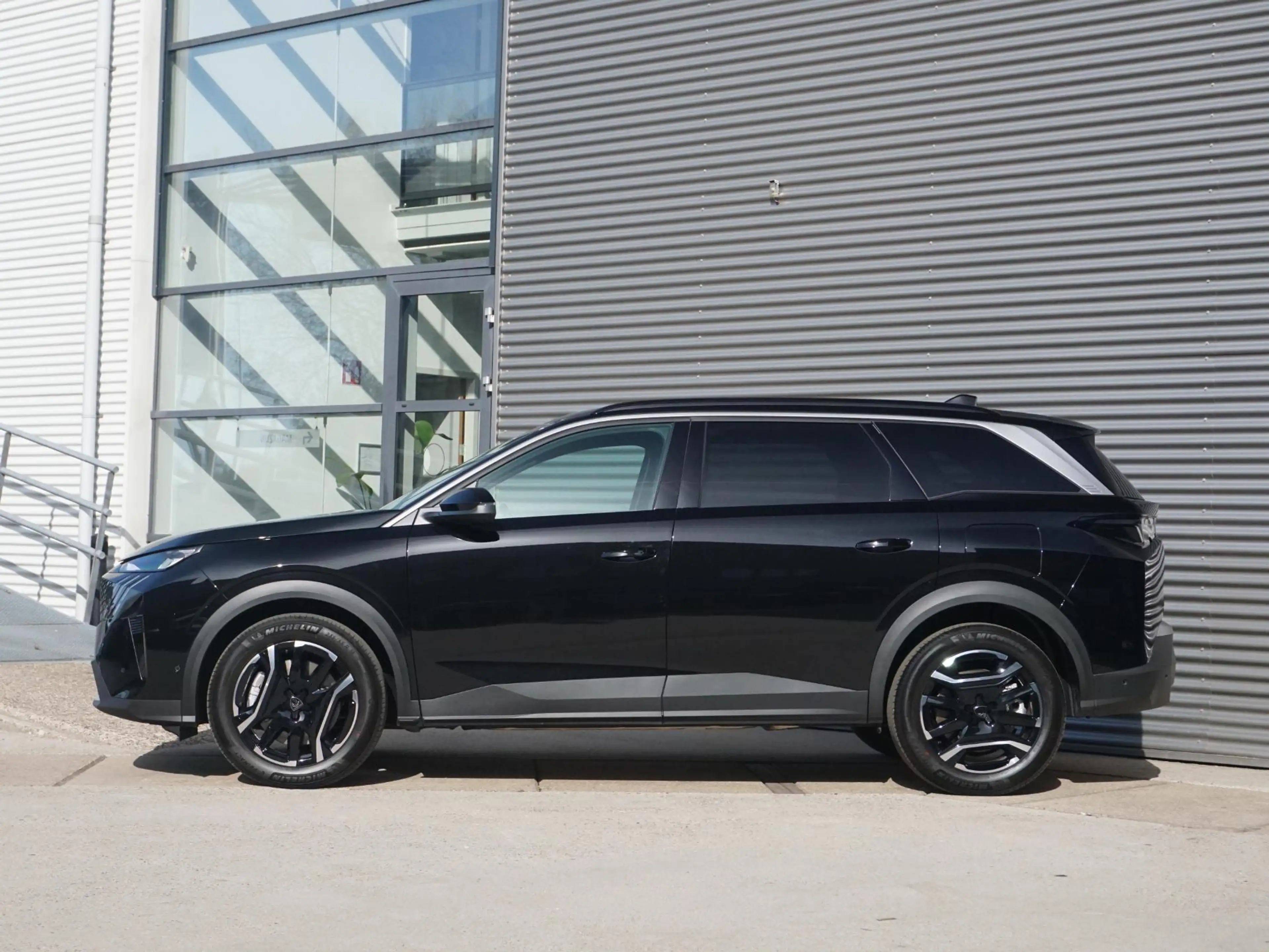 Peugeot 5008 1.6 Plug-in Hybrid 195 Allure 7p Winterpakket — photo 5