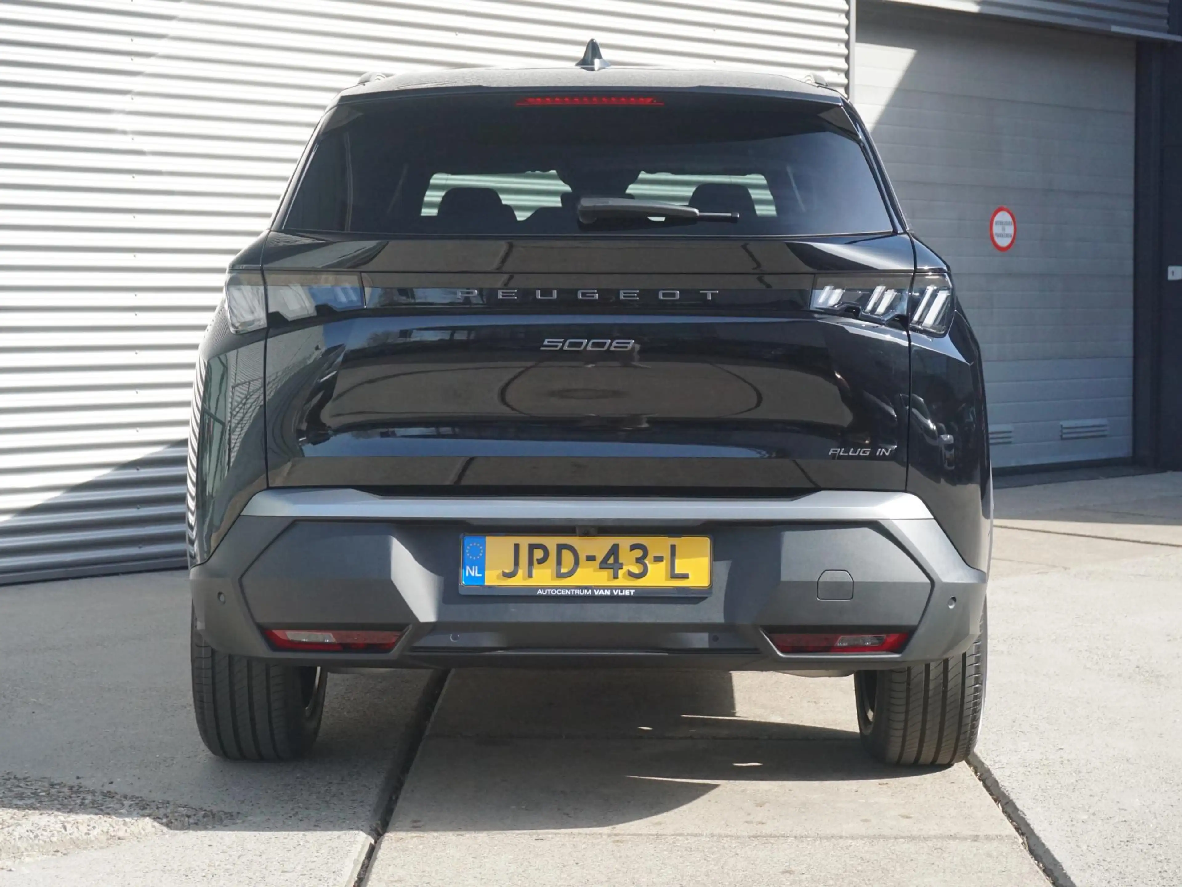 Peugeot 5008 1.6 Plug-in Hybrid 195 Allure 7p Winterpakket — photo 4