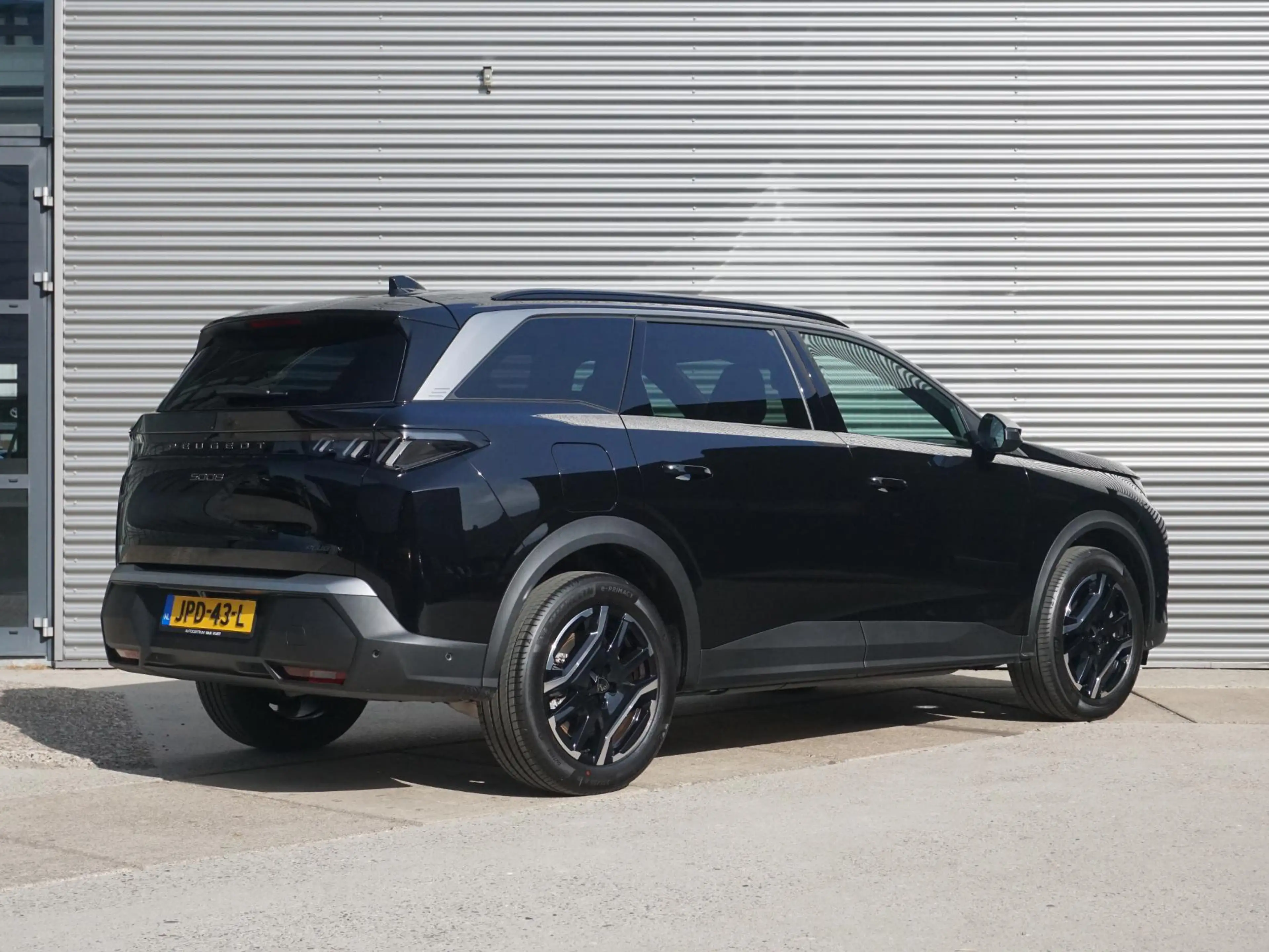 Peugeot 5008 1.6 Plug-in Hybrid 195 Allure 7p Winterpakket — photo 2