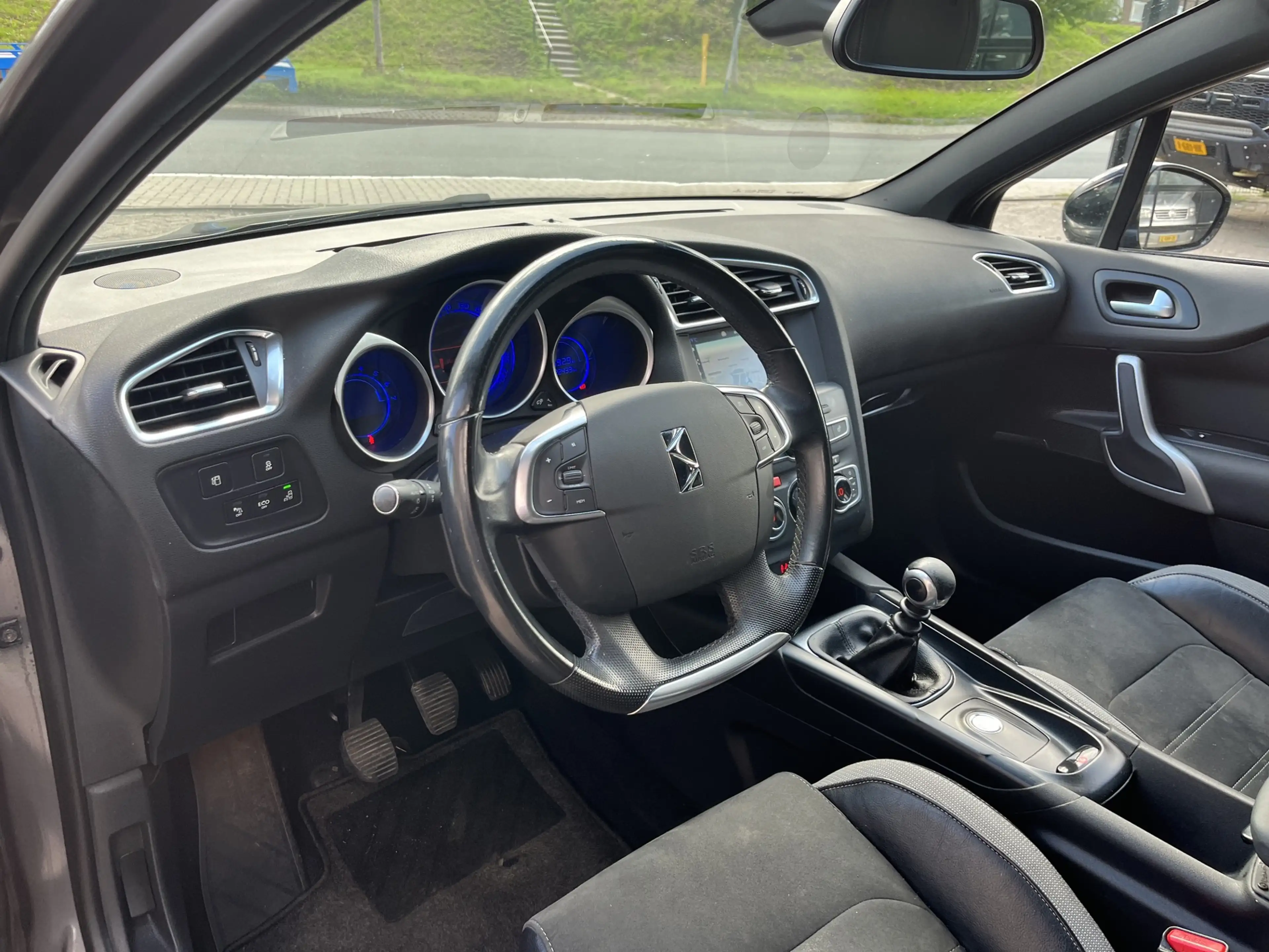 DS Automobiles DS 4 Crossback 1.2 PureTech Chic , Camera, Trekhaak — photo 20