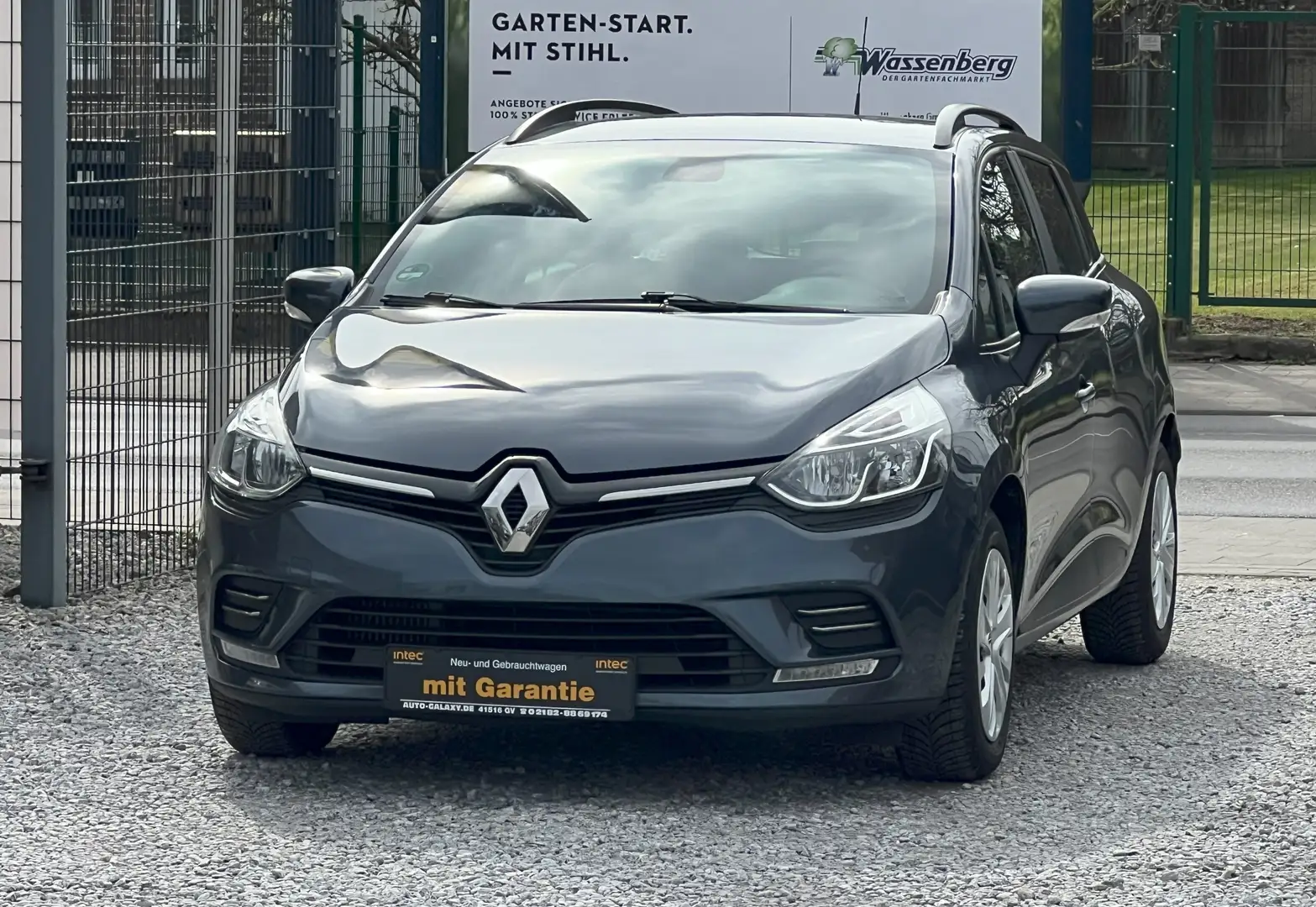 Renault Clio Grandtour dCi*1.Hand*PDC*Navi*Tempomat*TOP Grau - 2