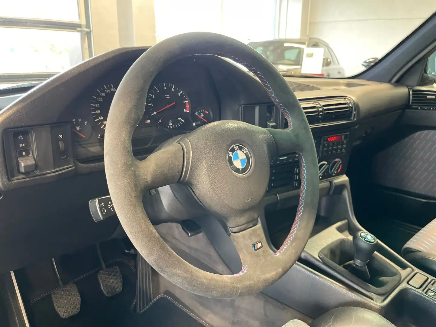 BMW M5 E34 3.6 Noir - 2