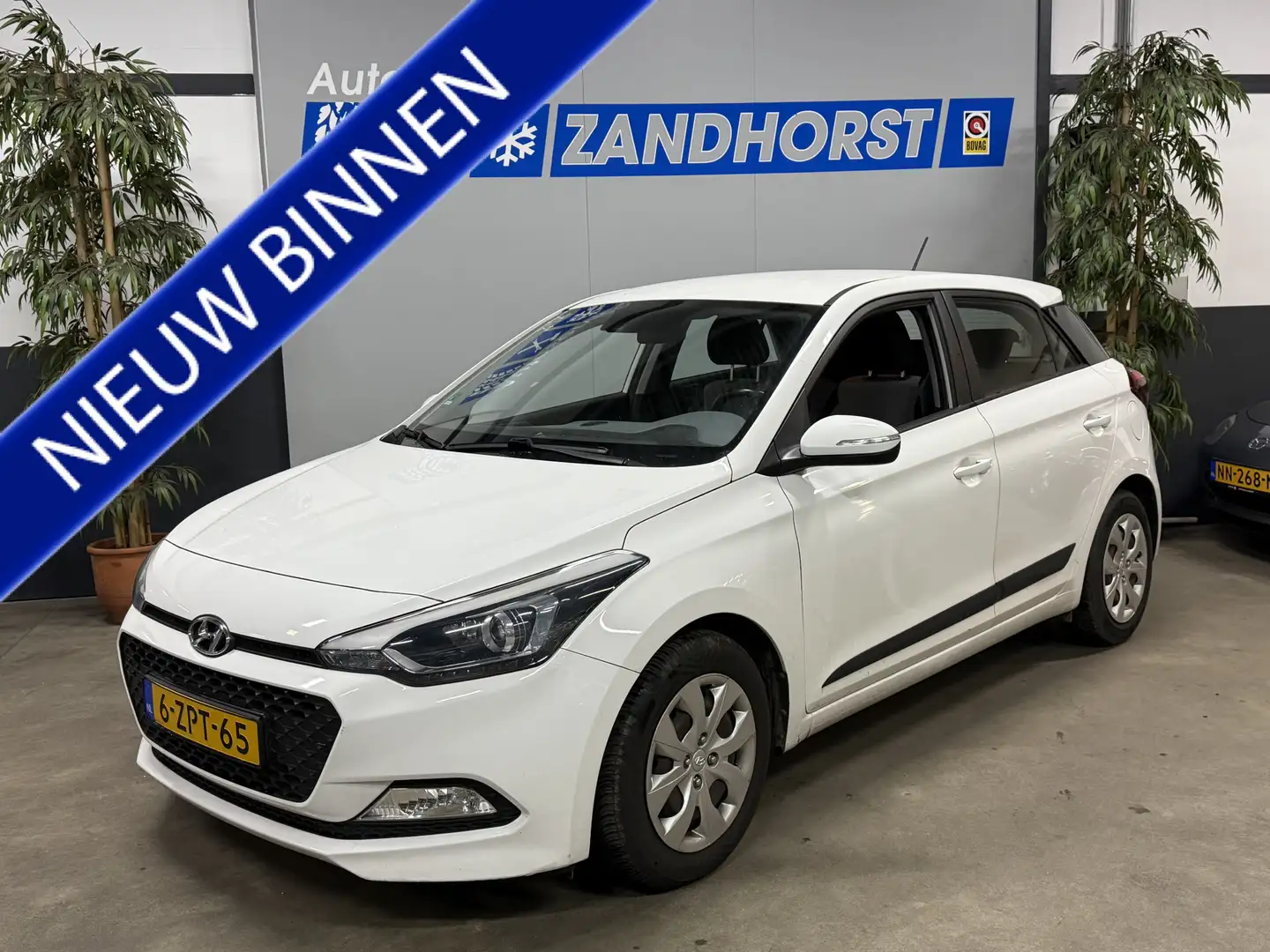 Hyundai i20 1.2 HP i-Motion Weiß - 1
