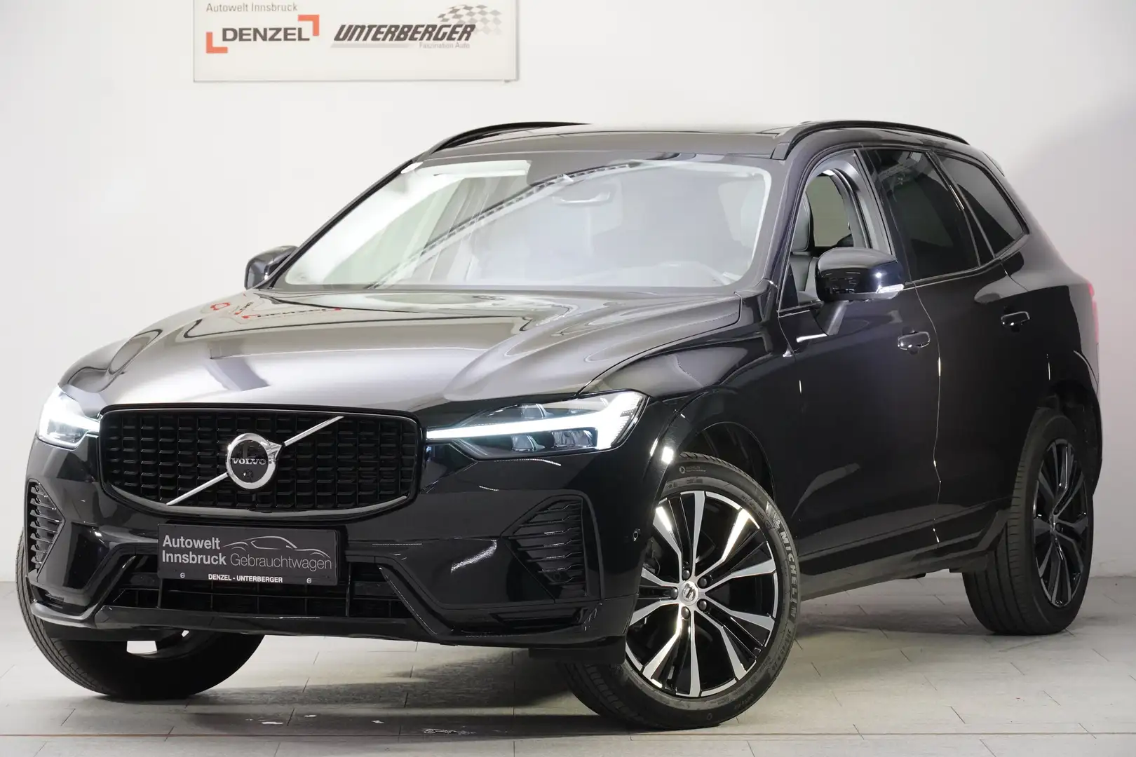 Volvo XC60 XC60 Plus B4 AWD DAB LED RFK Tempomat PDC Fekete - 1