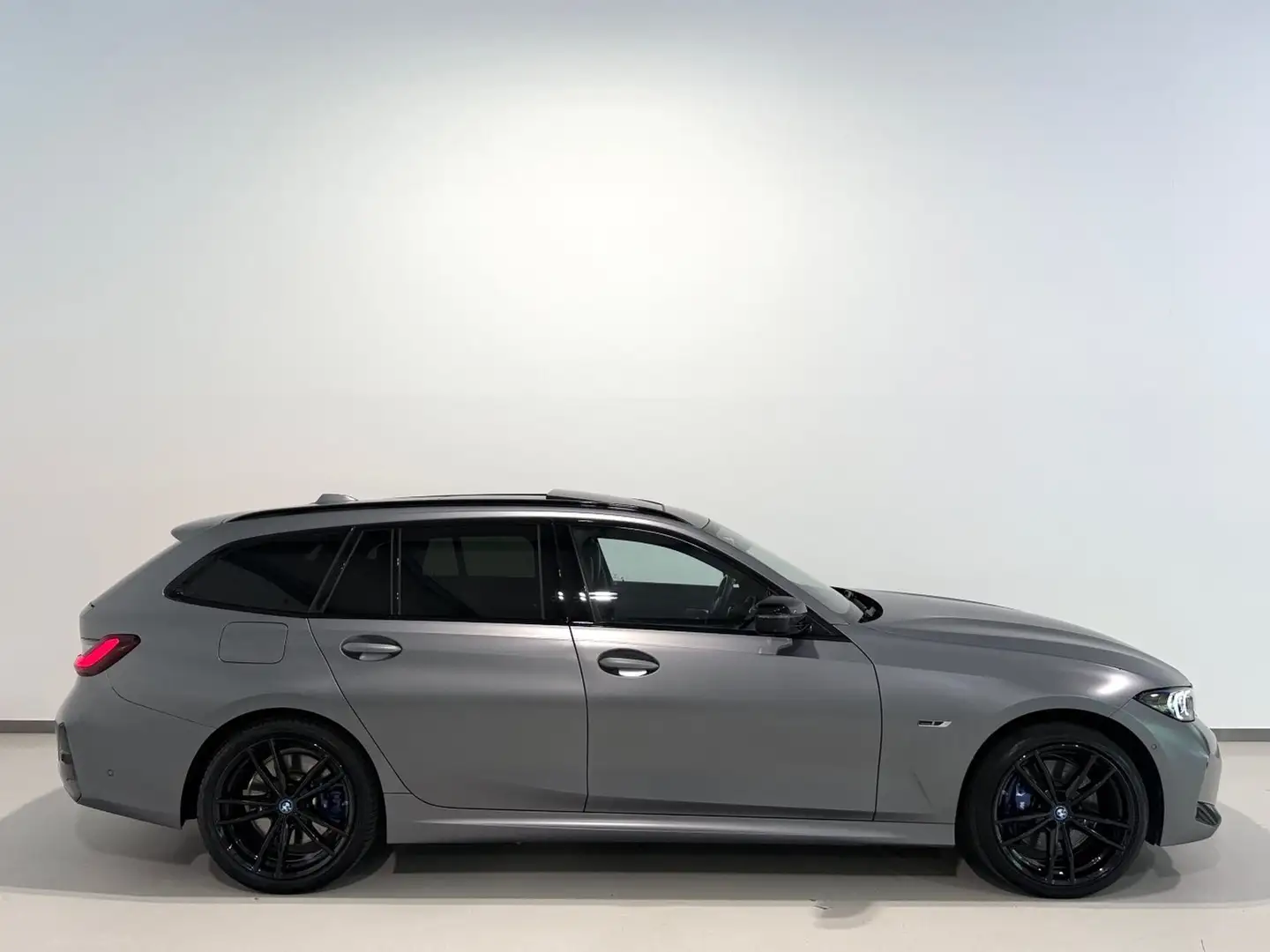 BMW 330 e xDrive G21 LCI/M-Sport PRO/Panorama/HEAD-UP/AHK Grau - 2