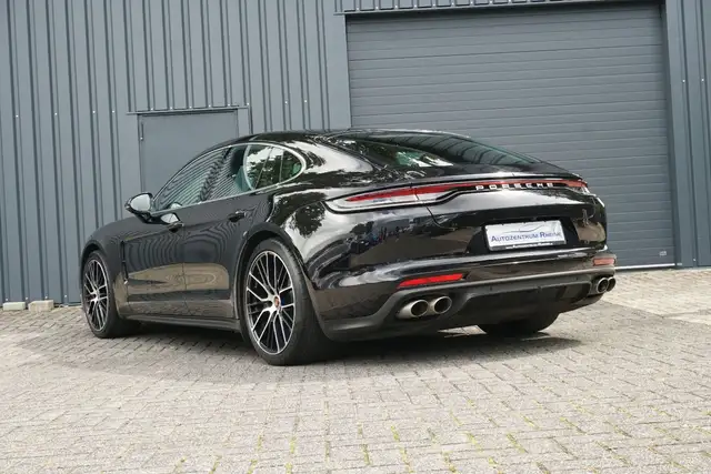 Porsche Panamera view 5