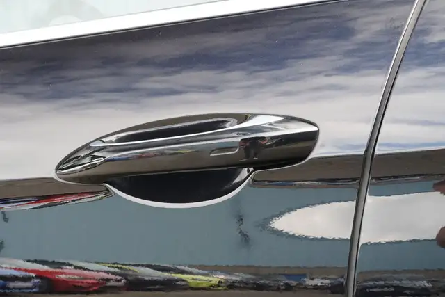 Porsche Panamera view 11