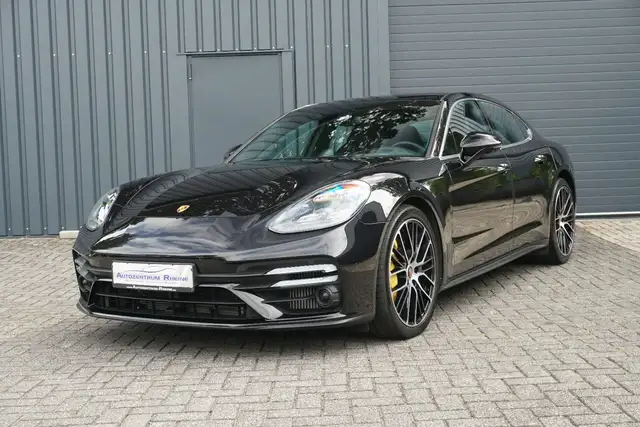Porsche Panamera view 3