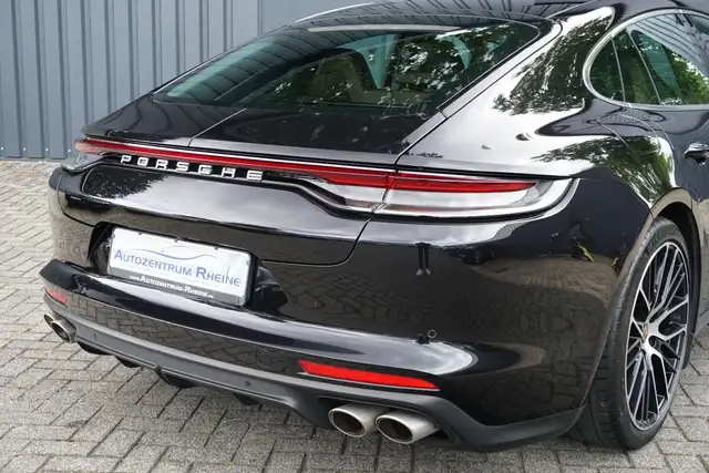 Porsche Panamera view 14