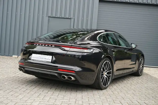 Porsche Panamera view 7