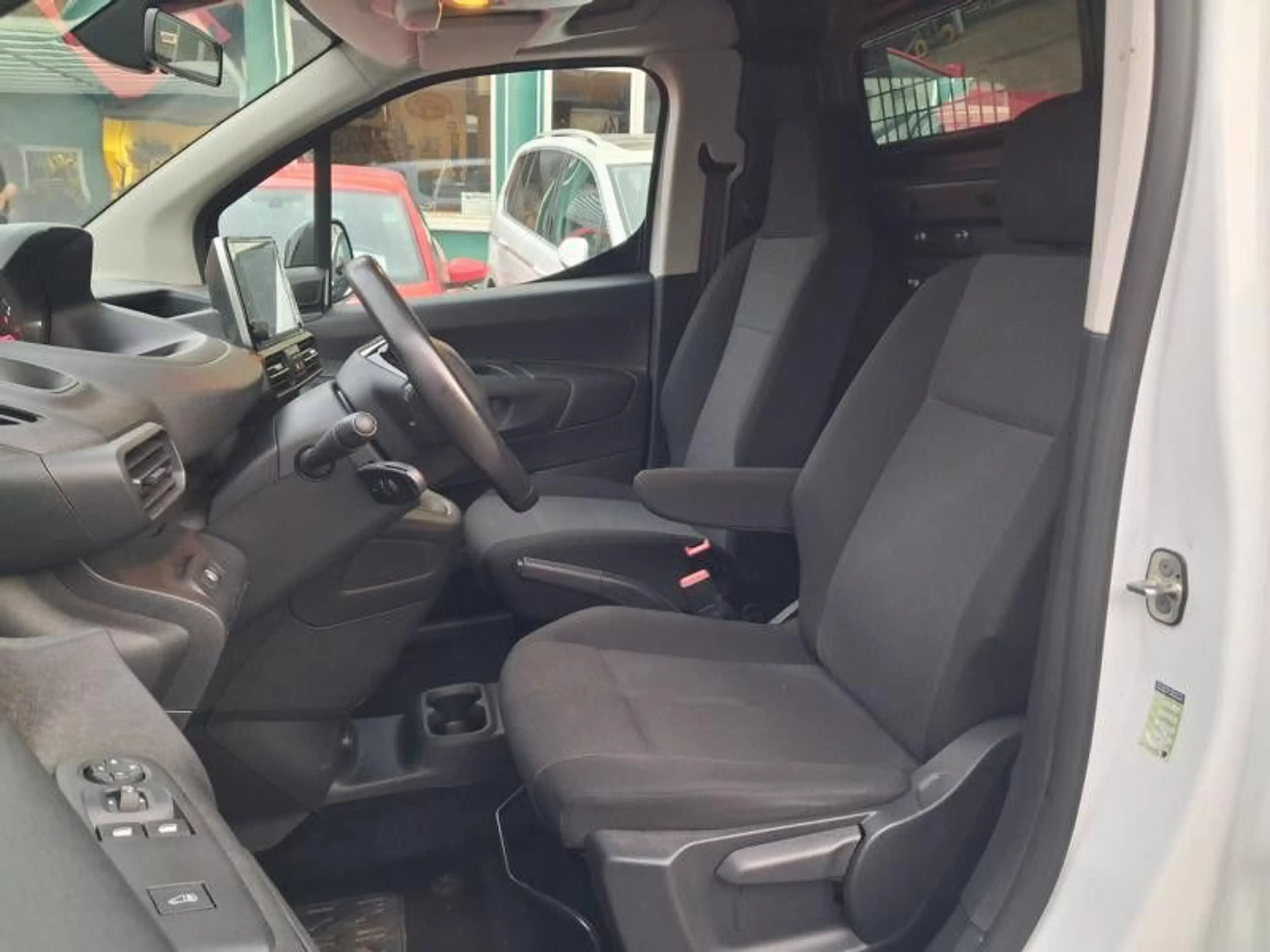 Peugeot Partner Peugeot Partner 1,5 HDI L2 NAVI+KAMERA+KLIMA — photo 9