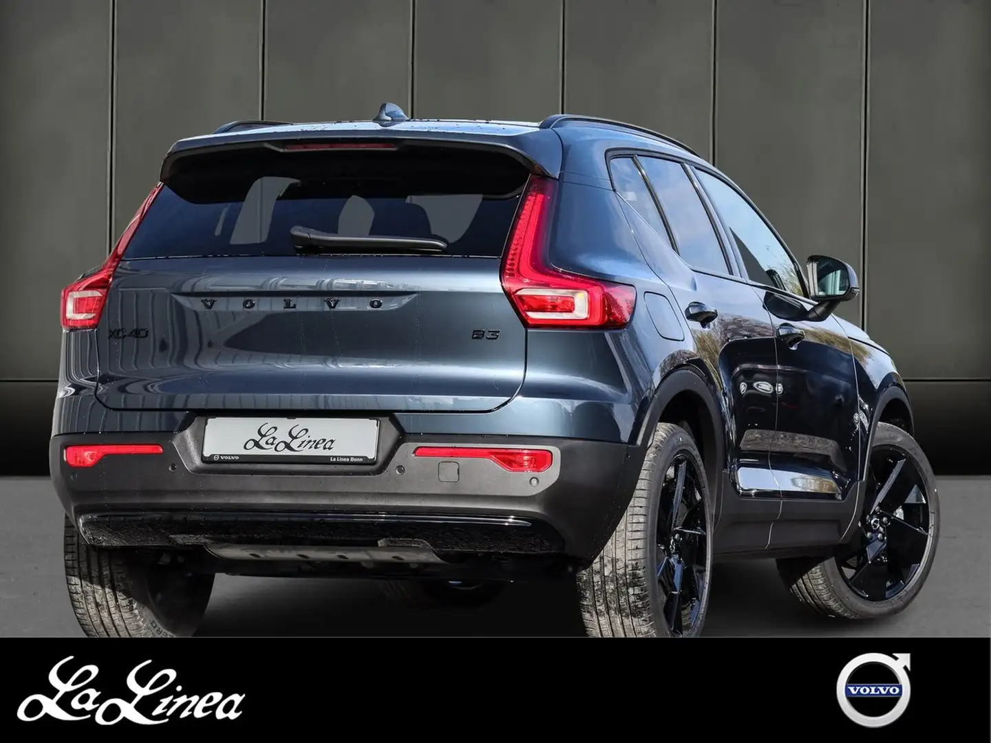 Volvo XC40 B3 Plus Black Edition 2WD Blau - 2