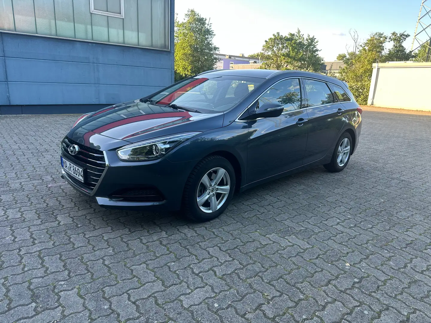 Hyundai i40 i40cw Diesel Kombi 1.7 CRDi Classic Szary - 2
