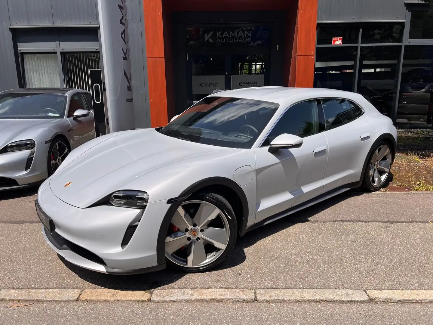 Porsche Taycan 4S Cross Tur. #ZUSTAND WIE FABRIK NEU!! Grijs - 1