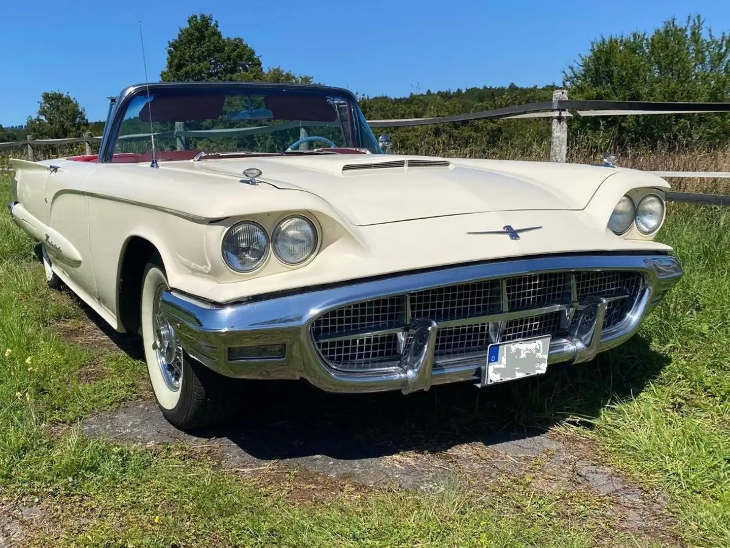 Ford Thunderbird Convertible, in Corinthian White, rote Ledersitze Weiß - 1