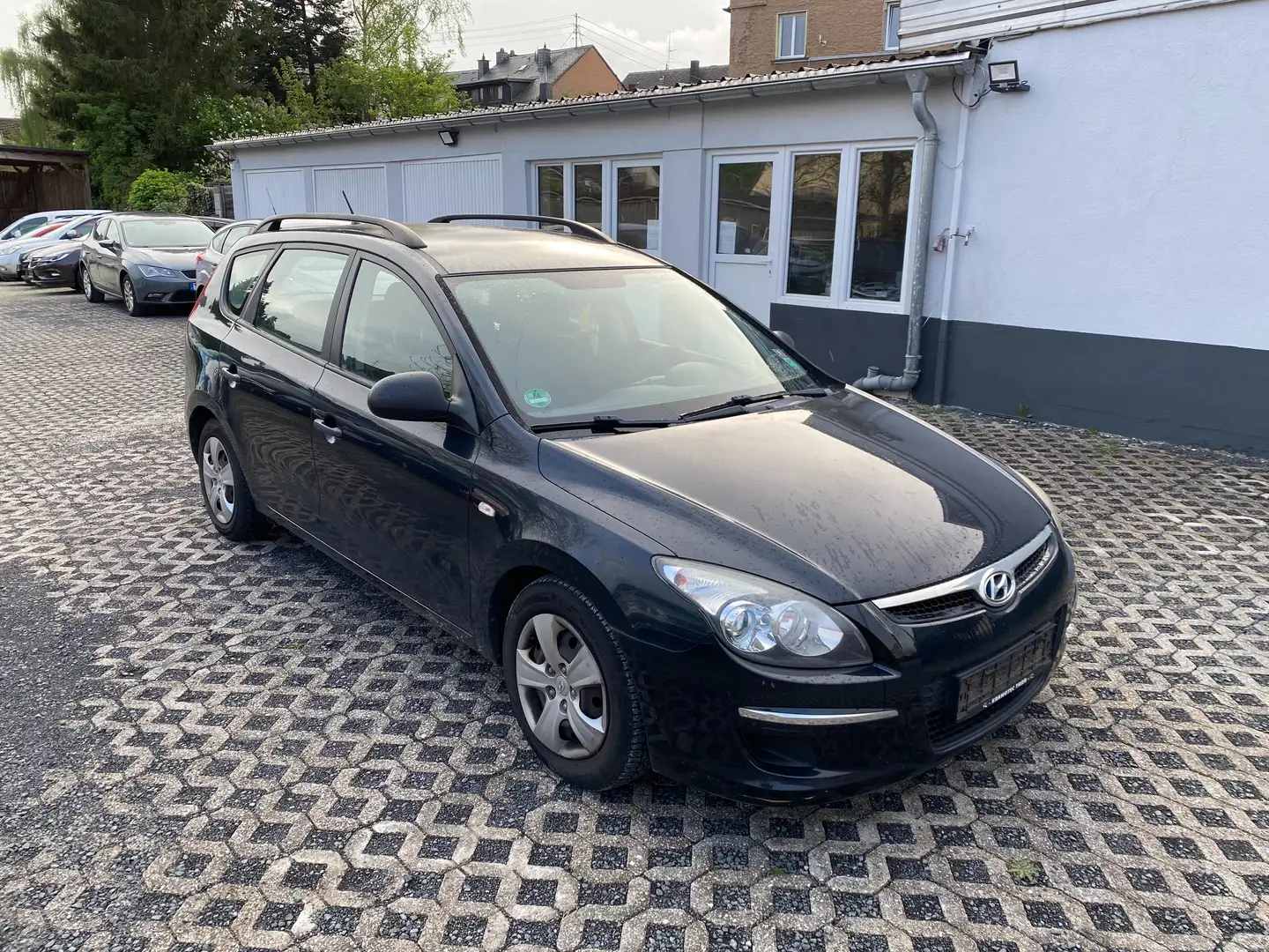Hyundai i30 Edition+ - Diesel , Klima, TÜV 3/25 Чёрный - 1