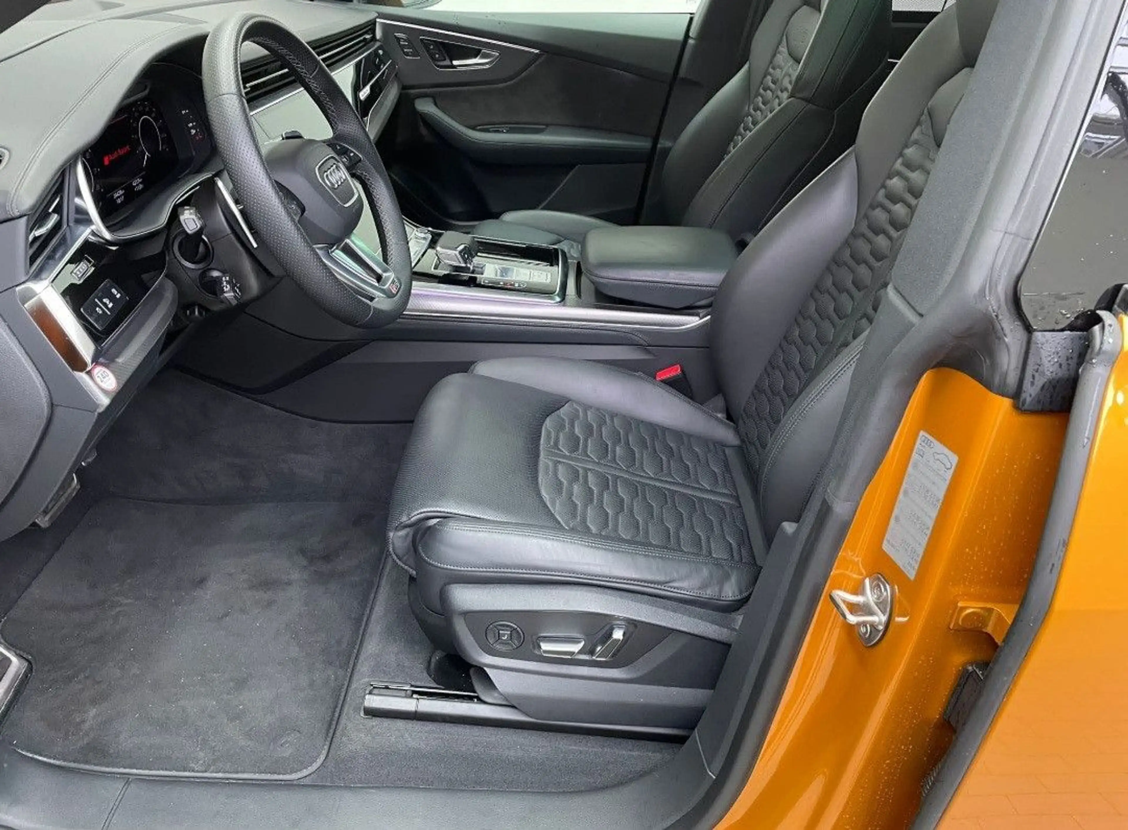 Audi RS Q8 4.0 TFSI KERAMIK-PANO-STANDHZG-CARBON — photo 12