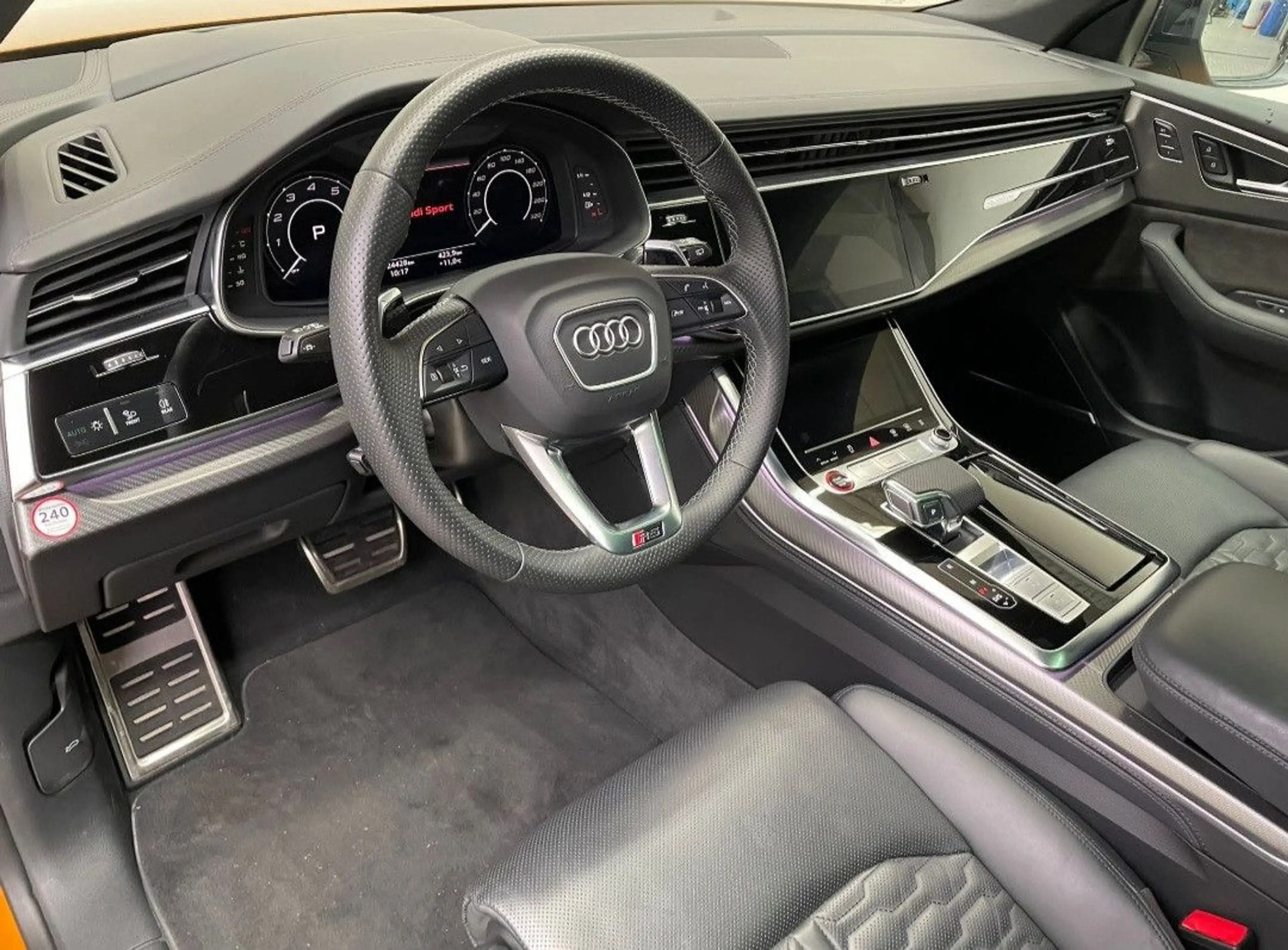Audi RS Q8 4.0 TFSI KERAMIK-PANO-STANDHZG-CARBON — photo 11