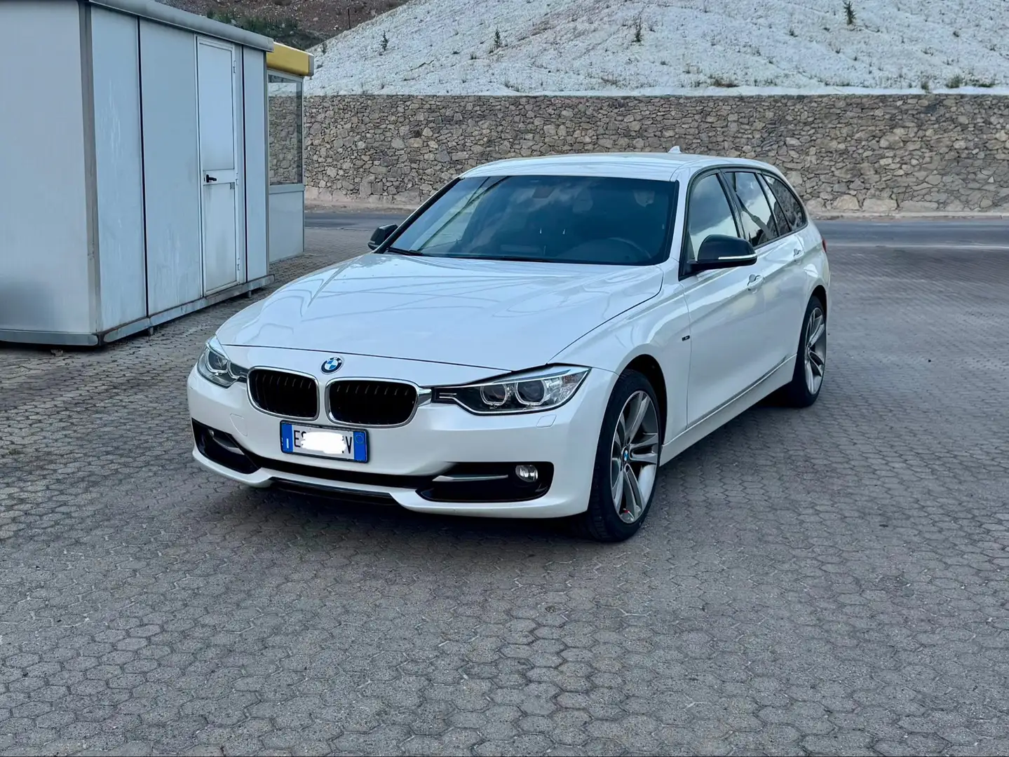 BMW 320 320d Touring xdrive Sport auto - 1