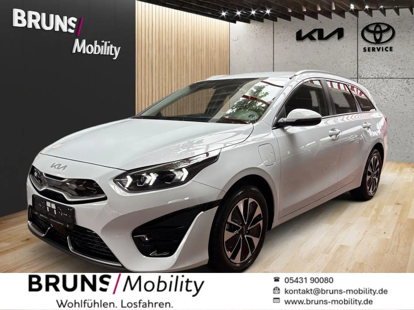 Kia Ceed / cee'd Sportswagon 1.6 Plug-in Hybrid Vision Komf. Белый - 1
