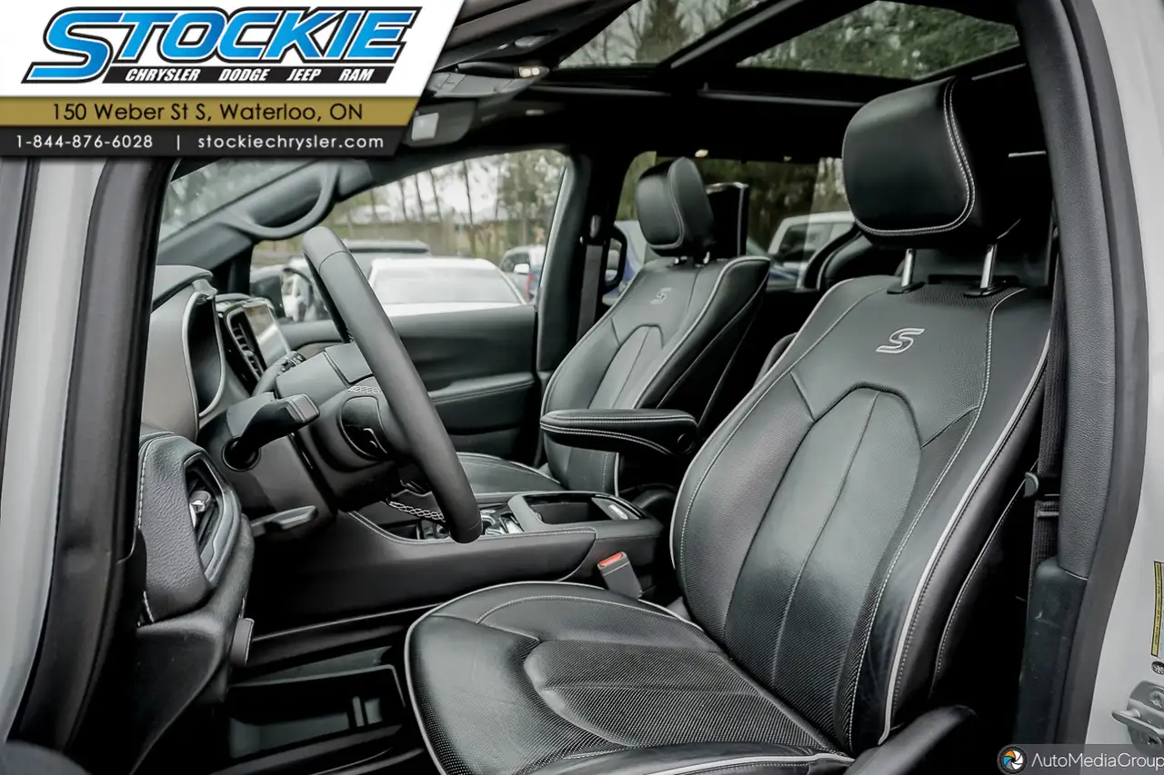 Chrysler Pacifica снимка Chrysler Pacifica