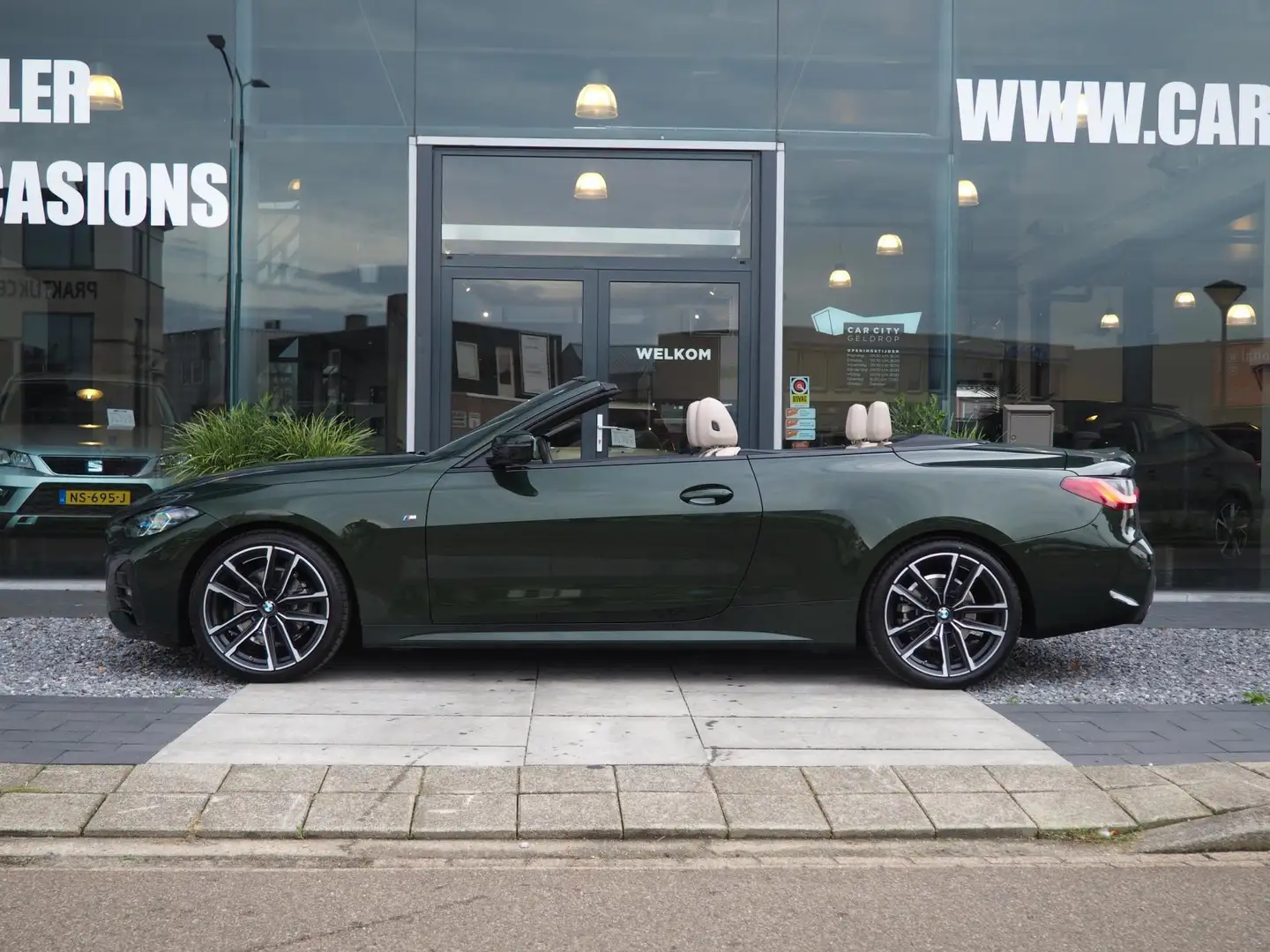 BMW 420 4-serie Cabrio 420i High Exec / M-Sport / Laser / Verde - 2